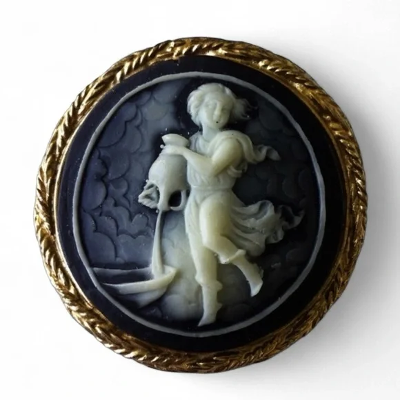 Vintage 1950s Aquarius Water Bearer Cameo Brooch Braided Gold-Tone Frame - Picture 4 of 12